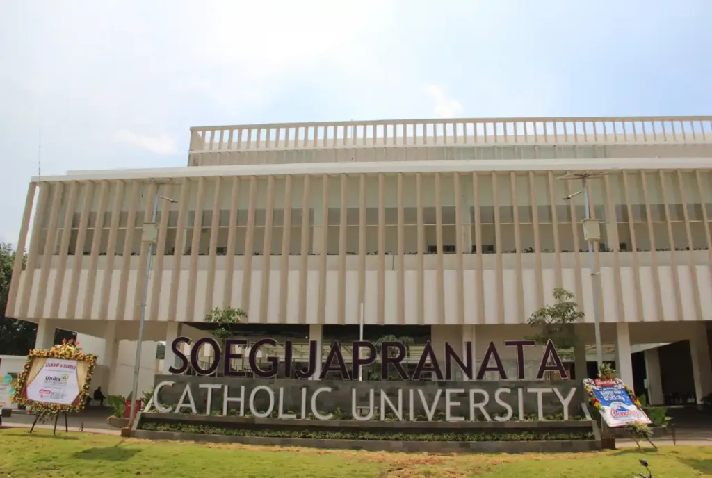 20. Universitas Katolik Soegijapranata